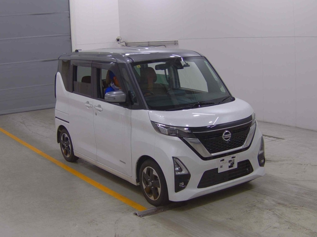 NISSAN ROOX
