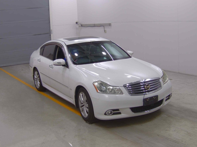 NISSAN FUGA