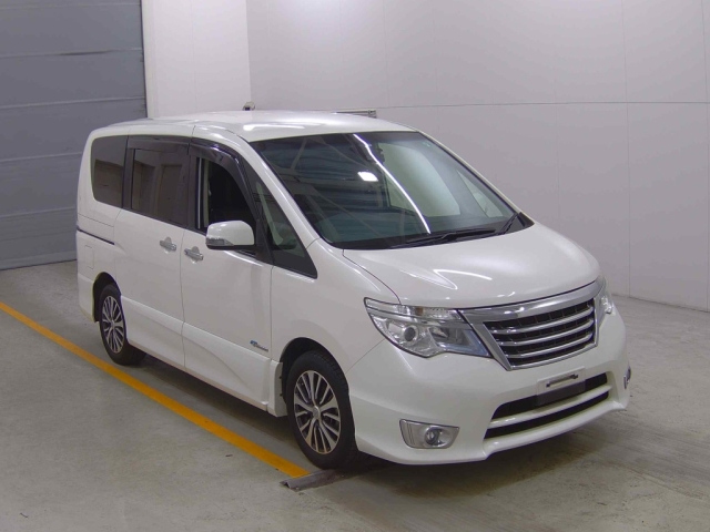 NISSAN SERENA
