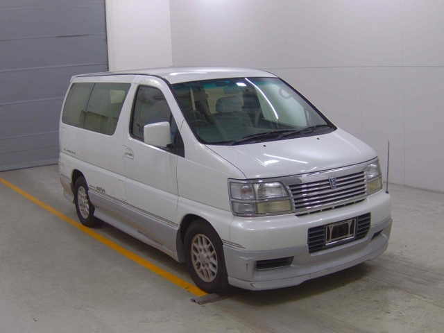 NISSAN ELGRAND