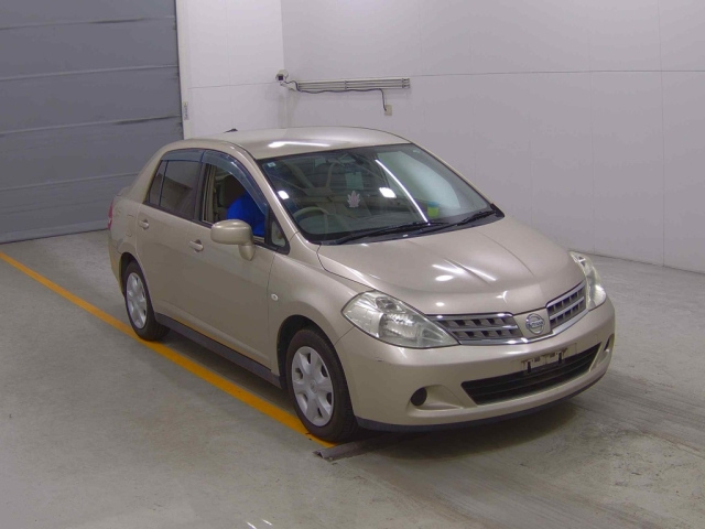 NISSAN TIIDA LATIO