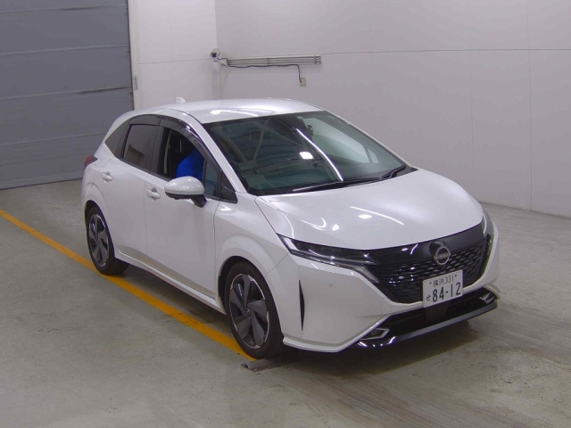 NISSAN AURA