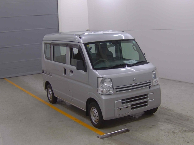 NISSAN CLIPPER VAN