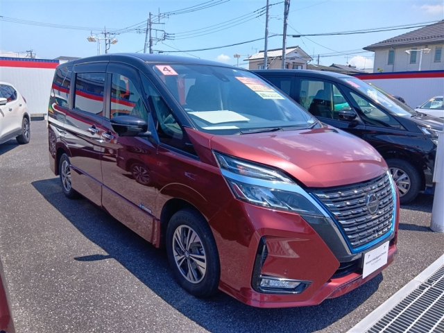 NISSAN SERENA