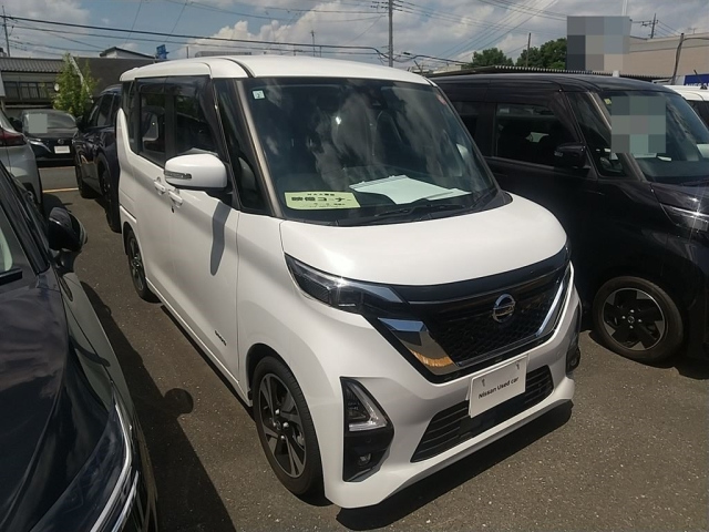 NISSAN ROOX