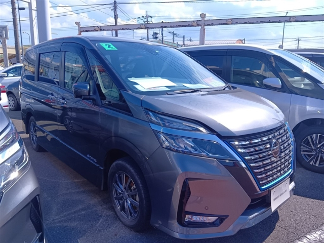 NISSAN SERENA