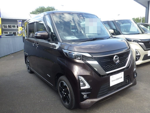 NISSAN ROOX
