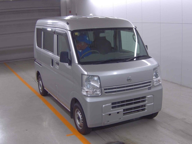 NISSAN CLIPPER VAN