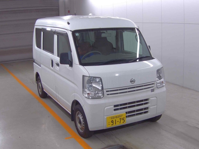 NISSAN CLIPPER VAN