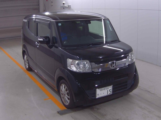 HONDA N BOX SLASH