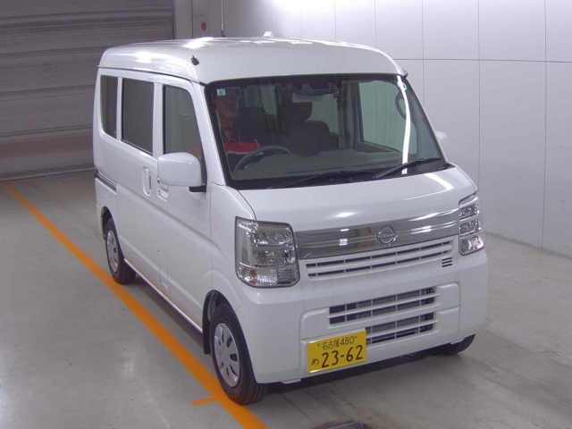 NISSAN CLIPPER VAN