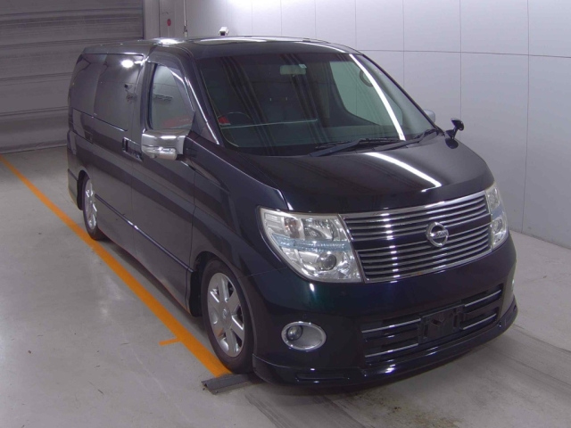 NISSAN ELGRAND