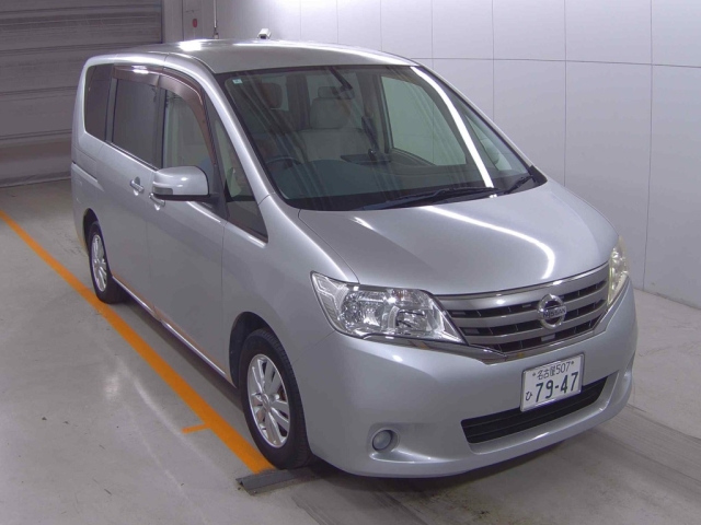 NISSAN SERENA