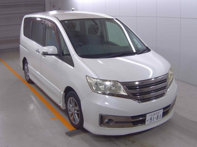 NISSAN SERENA
