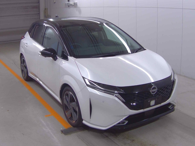 NISSAN AURA