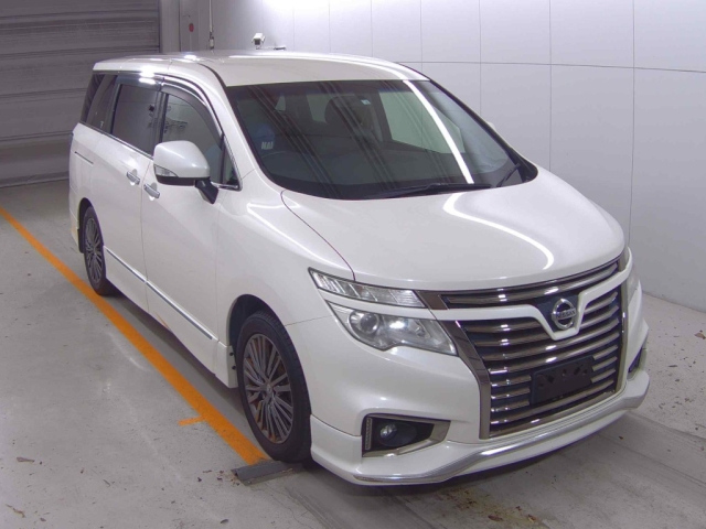NISSAN ELGRAND