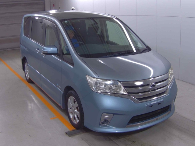 NISSAN SERENA