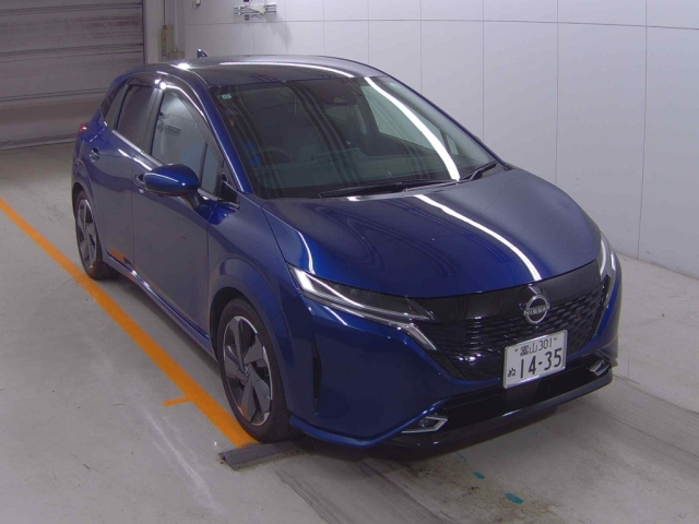 NISSAN AURA