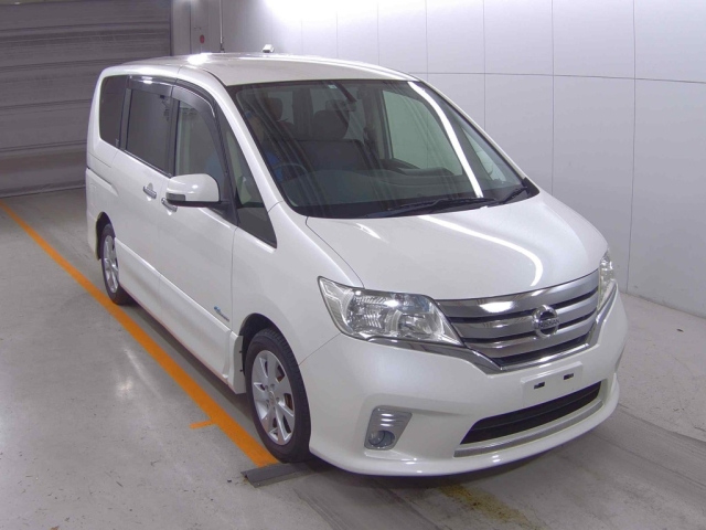 NISSAN SERENA