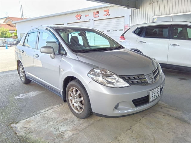 NISSAN TIIDA LATIO