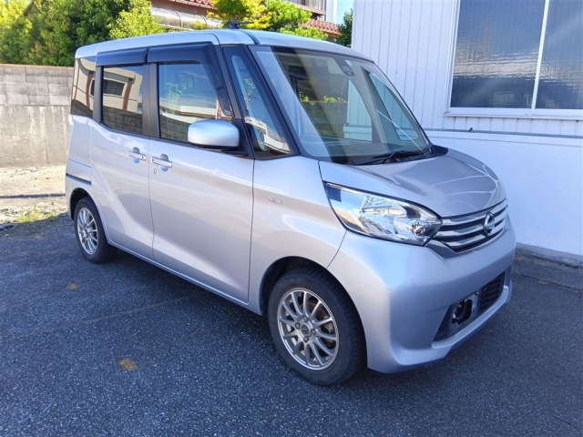 NISSAN DAYZ ROOX