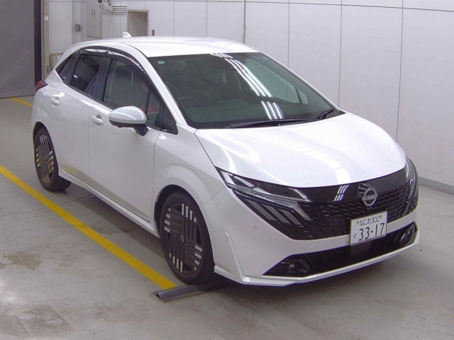 NISSAN AURA