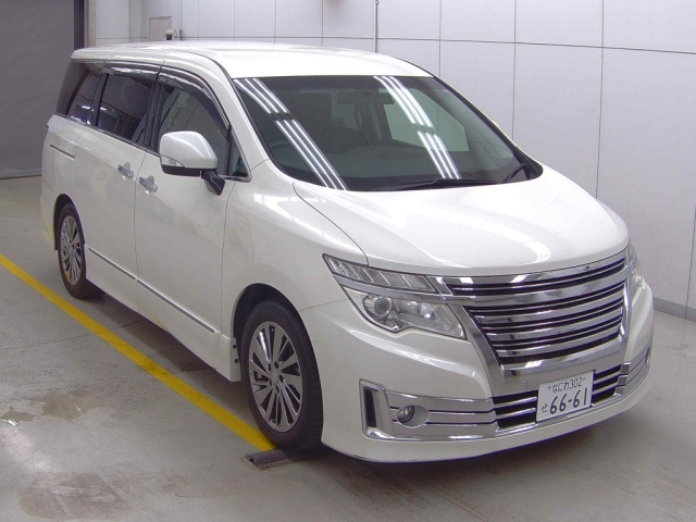 NISSAN ELGRAND