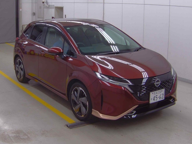 NISSAN AURA