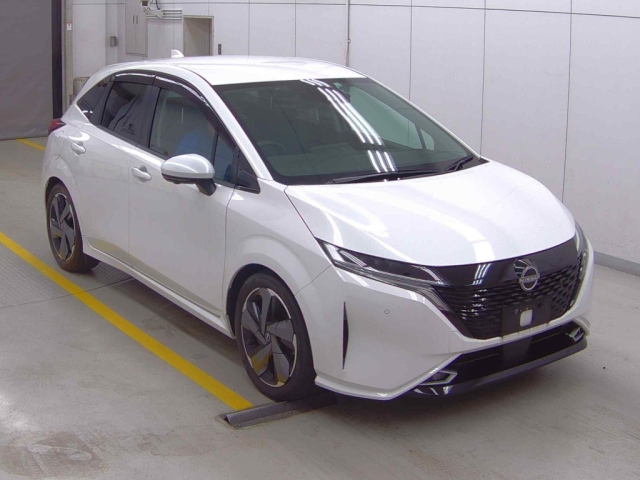 NISSAN AURA