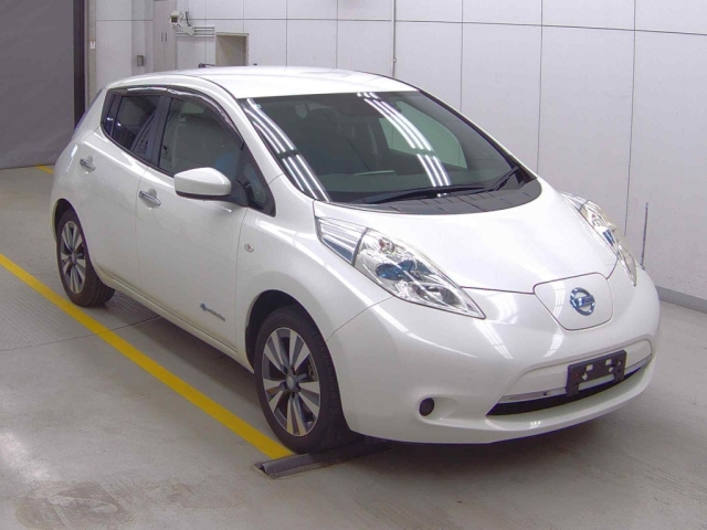 NISSAN LEAF
