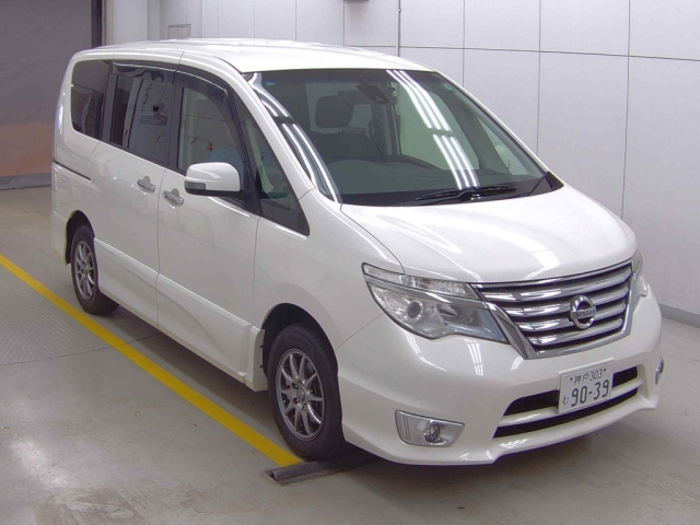 NISSAN SERENA