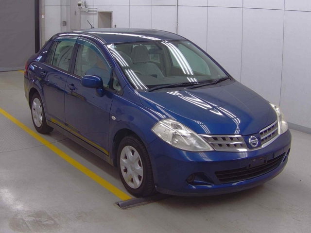NISSAN TIIDA LATIO