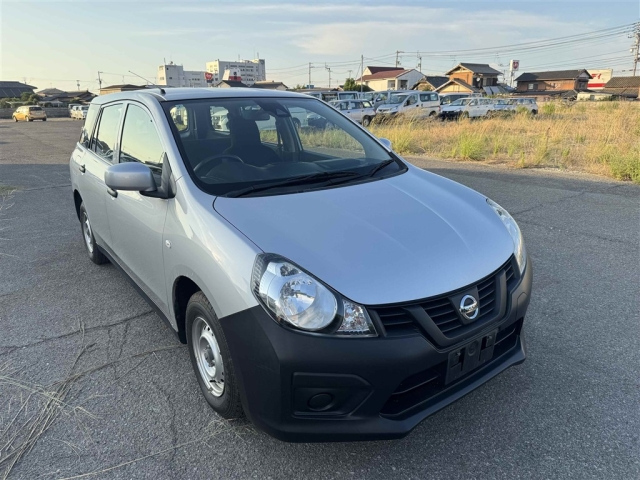 NISSAN AD