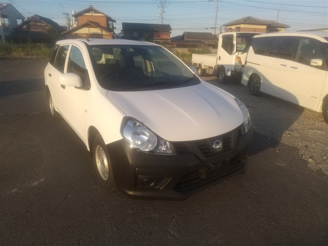 NISSAN AD