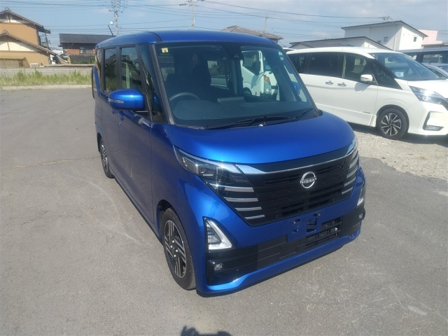 NISSAN ROOX