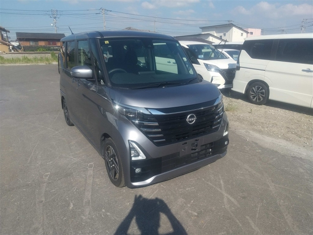 NISSAN ROOX