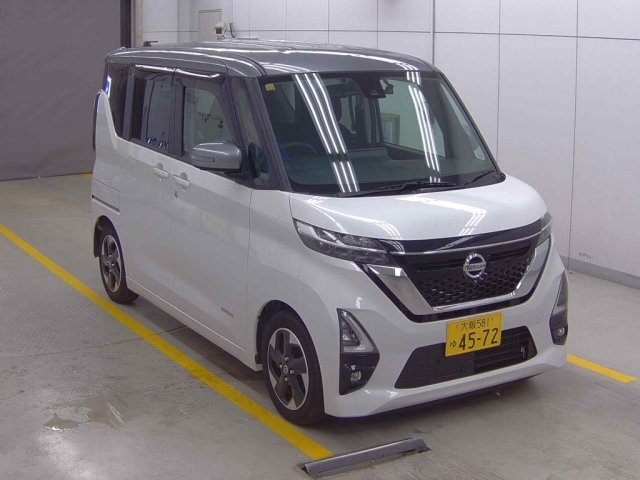 NISSAN ROOX