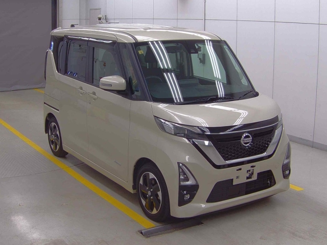 NISSAN ROOX