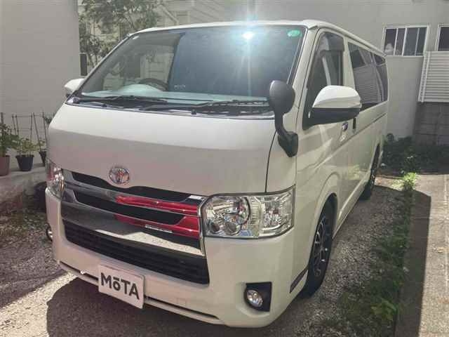 TOYOTA HIACE VAN