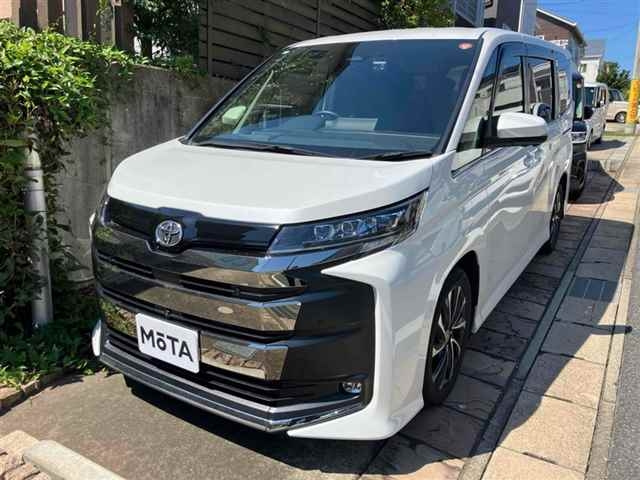 TOYOTA NOAH