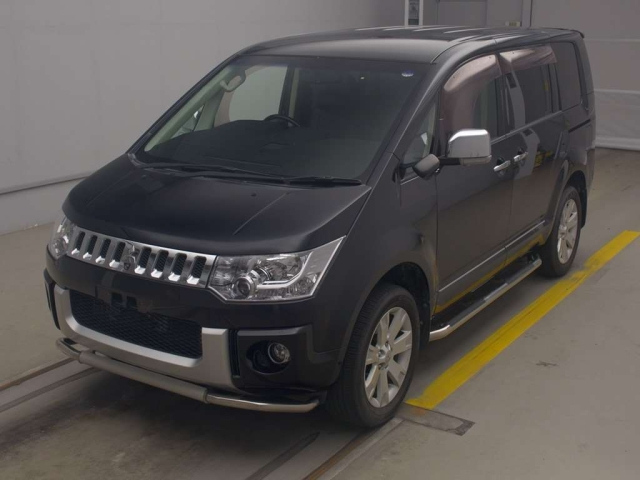 MITSUBISHI DELICA D5