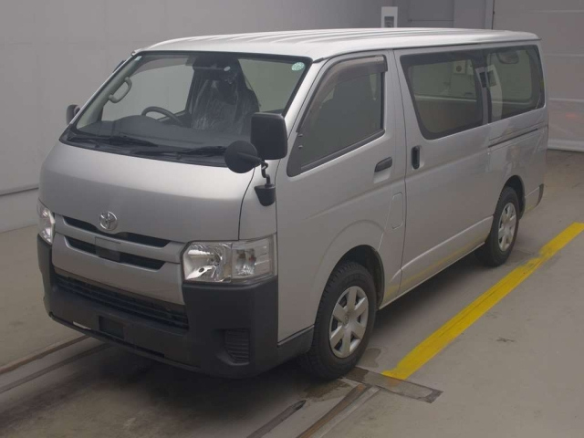 TOYOTA REGIUS ACE VAN