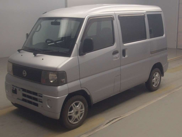 NISSAN CLIPPER VAN