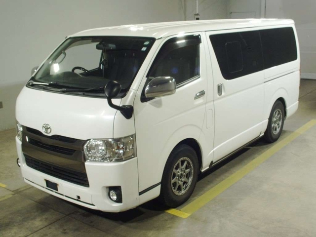 TOYOTA HIACE VAN