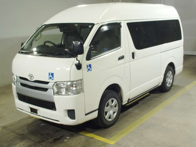 TOYOTA HIACE VAN