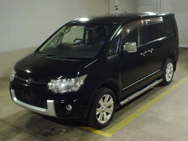 MITSUBISHI DELICA D5