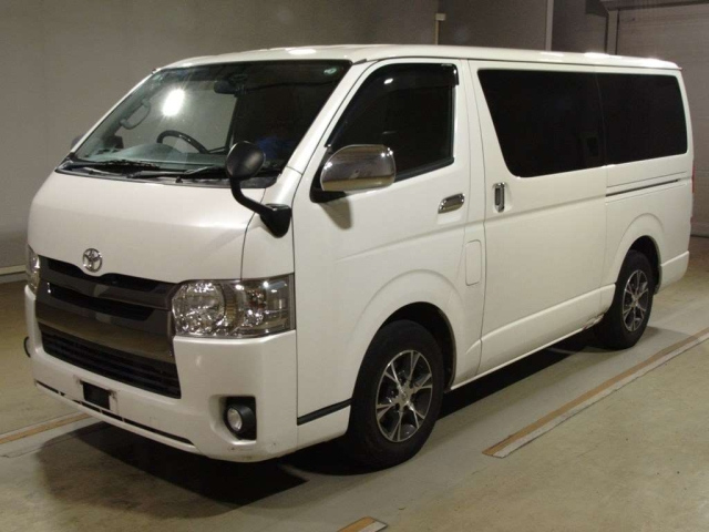 TOYOTA HIACE VAN