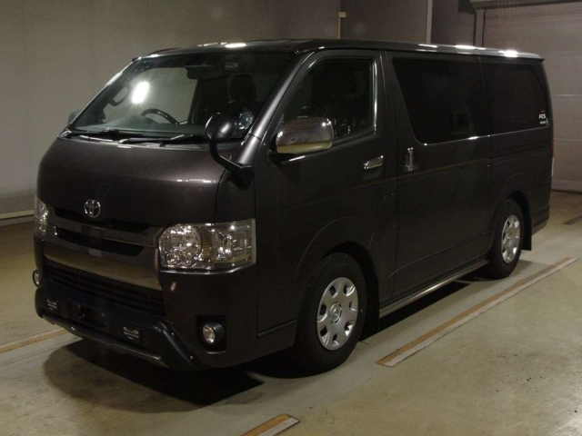 TOYOTA HIACE VAN