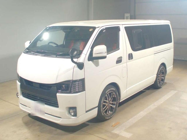 TOYOTA HIACE VAN