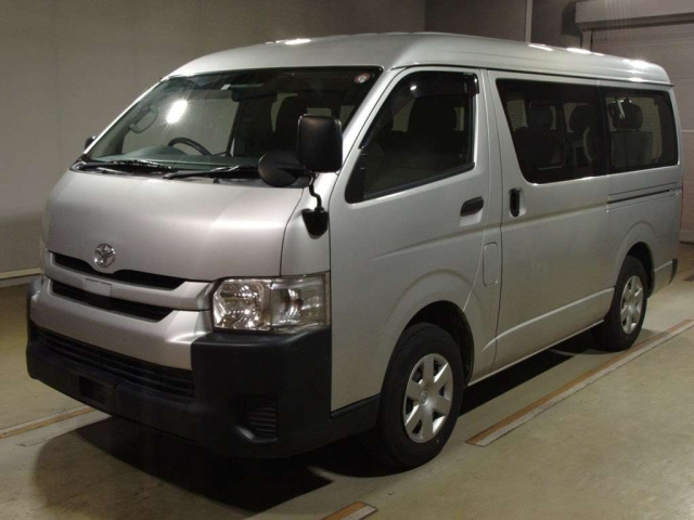 TOYOTA HIACE